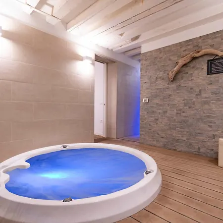 Apartment San Samuele Centro+ Wellness Pool Jacuzzi