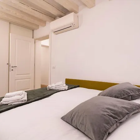 San Samuele Centro+ Wellness Pool Jacuzzi Apartment