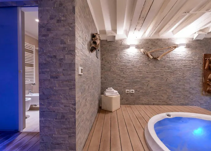 San Samuele Centro+ Wellness Pool Jacuzzi *