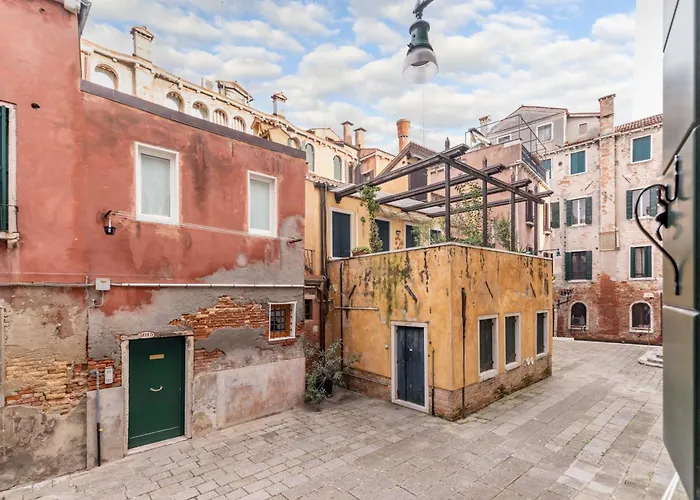 San Samuele Centro+ Wellness Pool Jacuzzi