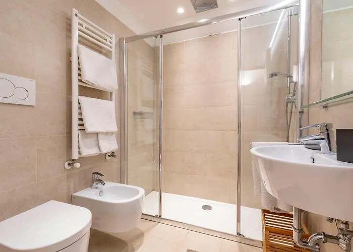 San Samuele Centro+ Wellness Pool Jacuzzi